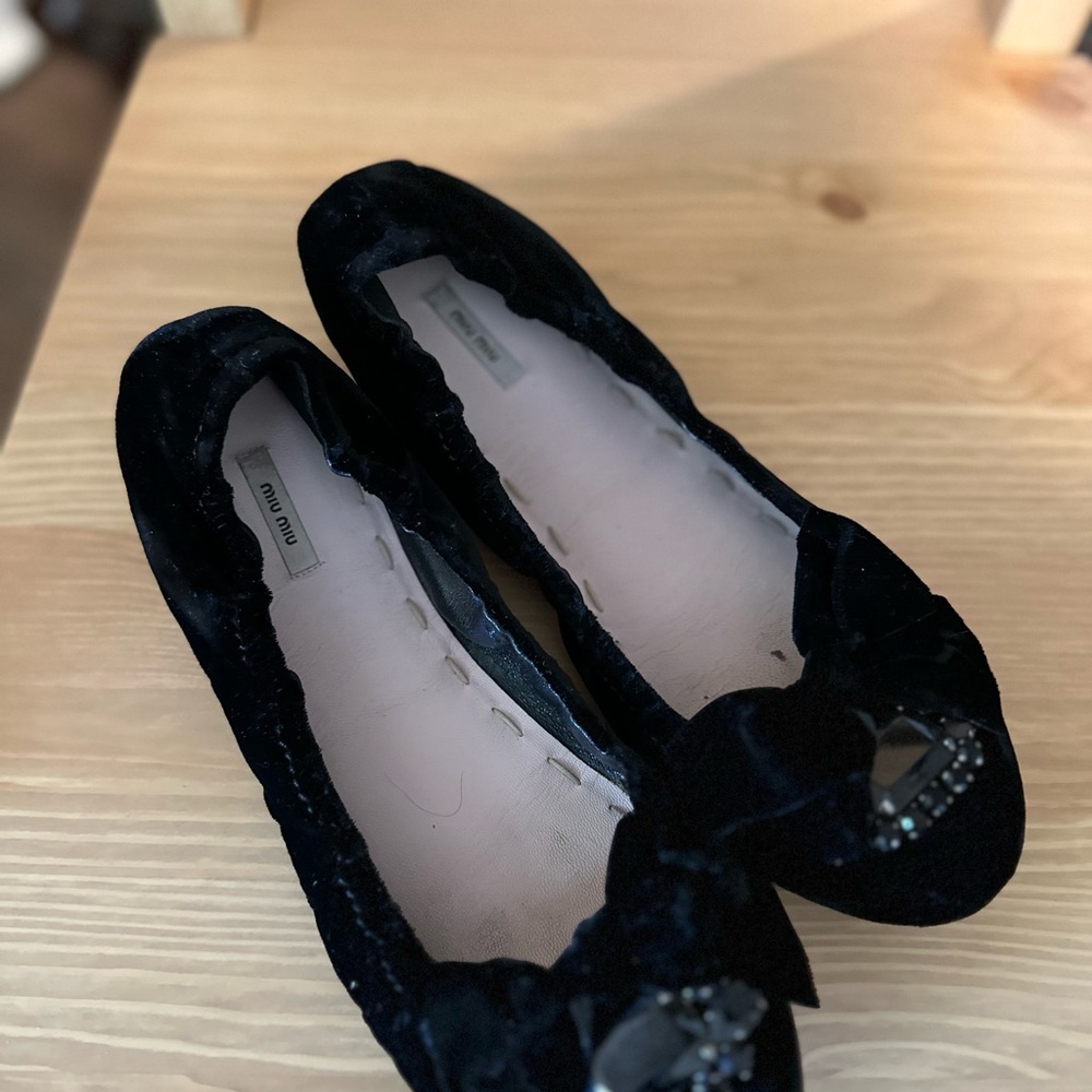 MIU MIU Black Velvet Bow Flats - Picture 6 of 6